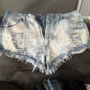 Women’s shorts (men’s rustler jeans) size 38 - women’s size 14